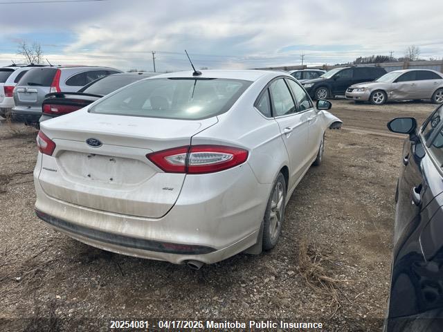 20254081 :رقم المزاد ، 1FA6P0H78F5102543 vin ، 2015 Ford Fusion Se مزاد بيع