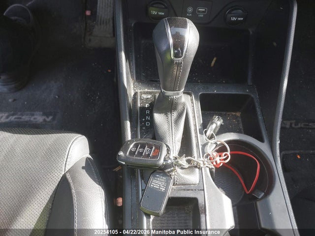 KM8J3CA48JU727973 Hyundai Tucson