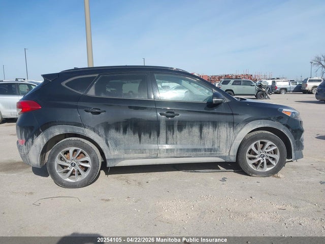 KM8J3CA48JU727973 Hyundai Tucson