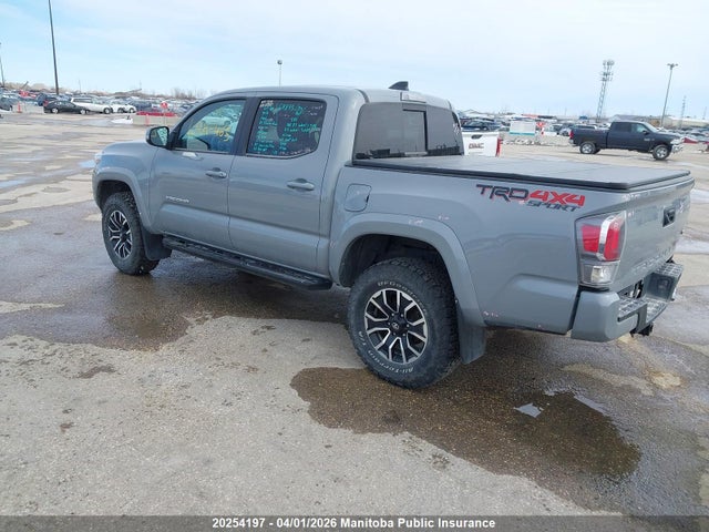 20254197 :رقم المزاد ، 3TYCZ5AN6MT034591 vin ، 2021 Toyota Tacoma Double Cab V6 مزاد بيع