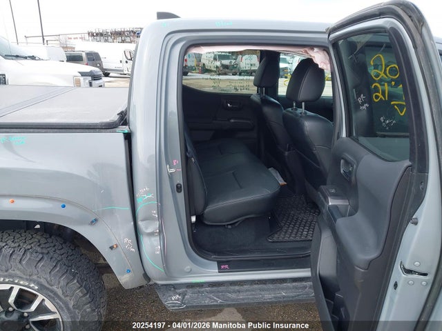 20254197 :رقم المزاد ، 3TYCZ5AN6MT034591 vin ، 2021 Toyota Tacoma Double Cab V6 مزاد بيع