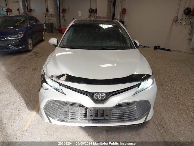 4T1B11HK9JU037099 Toyota CAMRY XLE
