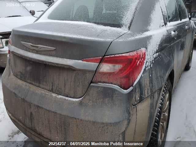 20254237 :رقم المزاد ، 1C3CCBBB1CN117838 vin ، 2012 Chrysler 200 Touring مزاد بيع