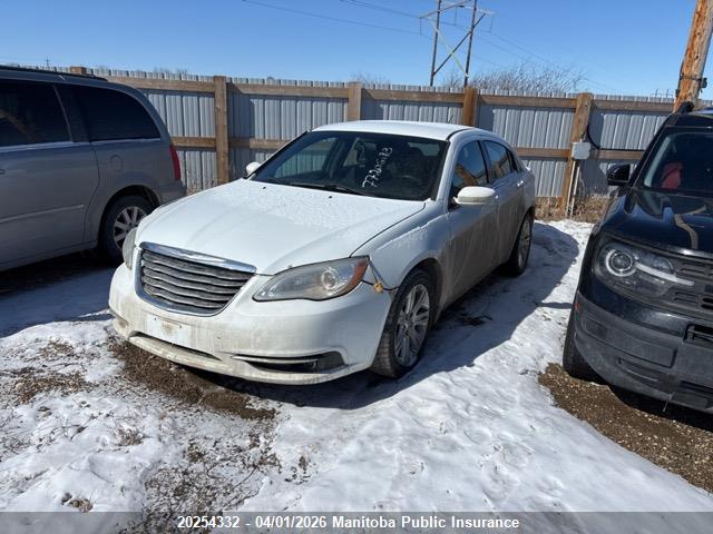20254332 :رقم المزاد ، 1C3CCBBB1DN692121 vin ، 2013 Chrysler 200 Touring مزاد بيع