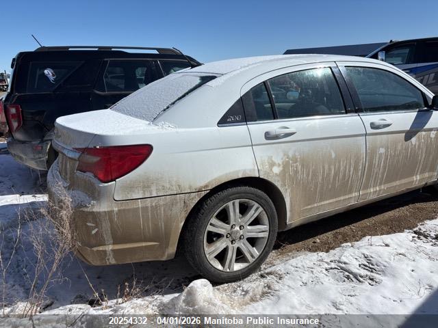 20254332 :رقم المزاد ، 1C3CCBBB1DN692121 vin ، 2013 Chrysler 200 Touring مزاد بيع