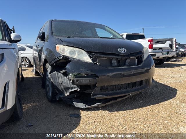 20254377 :رقم المزاد ، 5TDJK3DC8FS103726 vin ، 2015 Toyota Sienna Le V6 Le V6 مزاد بيع