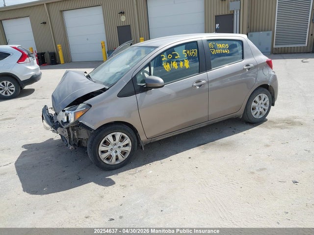 2015 Toyota Yaris Le მანქანა იყიდება აუქციონზე, vin: VNKKTUD33FA037663, აუქციონის ნომერი: 20254637