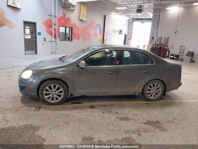 Продажа на аукционе авто 2010 Volkswagen Jetta 2.5, vin: 3VWHX7AJ8AM007725, номер лота: 20254695