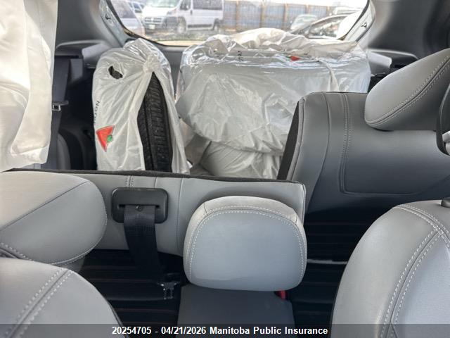 2024 Nissan Kicks Sr მანქანა იყიდება აუქციონზე, vin: 3N1CP5DVXRL552782, აუქციონის ნომერი: 20254705