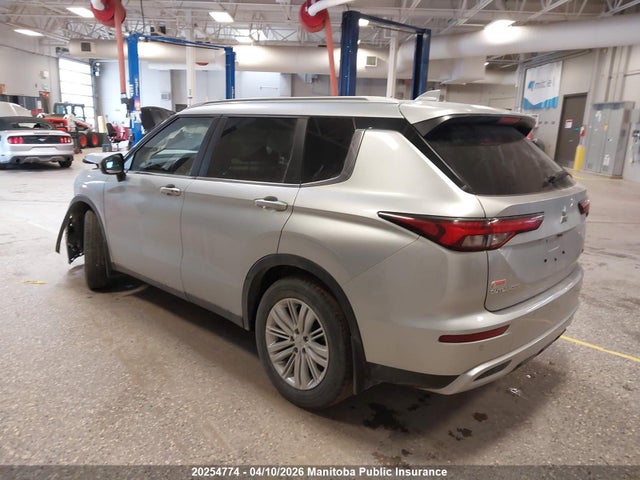 JA4J4VA87RZ621636 Mitsubishi Outlander Le