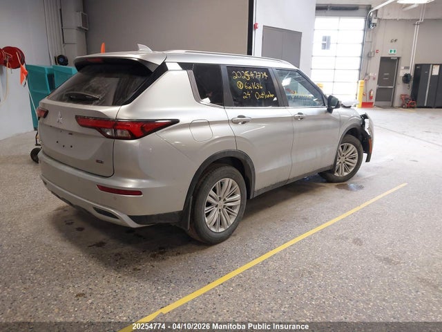 JA4J4VA87RZ621636 Mitsubishi Outlander Le