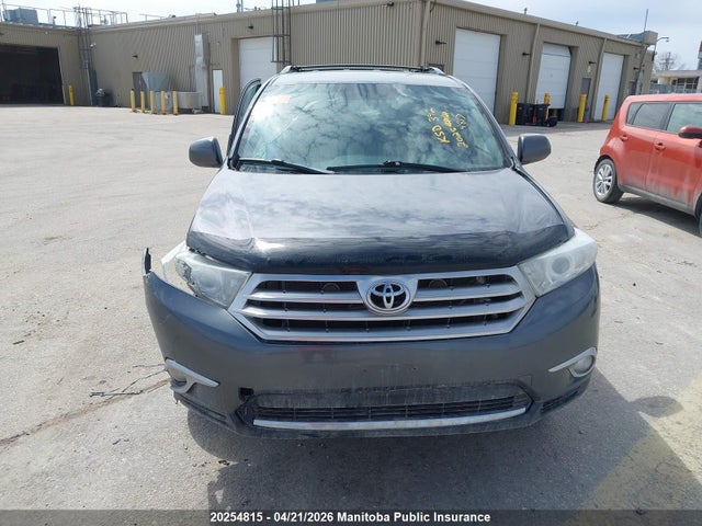 2013 Toyota Highlander V6 მანქანა იყიდება აუქციონზე, vin: 5TDBK3EH7DS177831, აუქციონის ნომერი: 20254815
