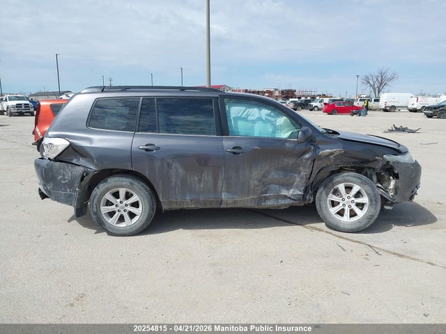 2013 Toyota Highlander V6 მანქანა იყიდება აუქციონზე, vin: 5TDBK3EH7DS177831, აუქციონის ნომერი: 20254815