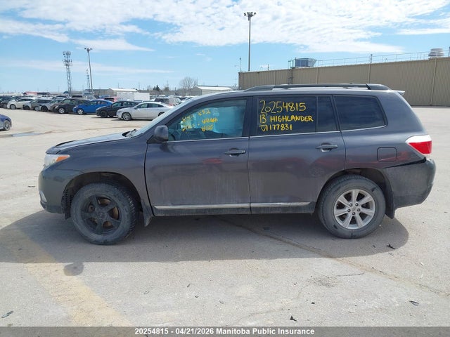 2013 Toyota Highlander V6 მანქანა იყიდება აუქციონზე, vin: 5TDBK3EH7DS177831, აუქციონის ნომერი: 20254815