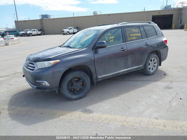2013 Toyota Highlander V6 მანქანა იყიდება აუქციონზე, vin: 5TDBK3EH7DS177831, აუქციონის ნომერი: 20254815
