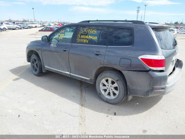 2013 Toyota Highlander V6 მანქანა იყიდება აუქციონზე, vin: 5TDBK3EH7DS177831, აუქციონის ნომერი: 20254815