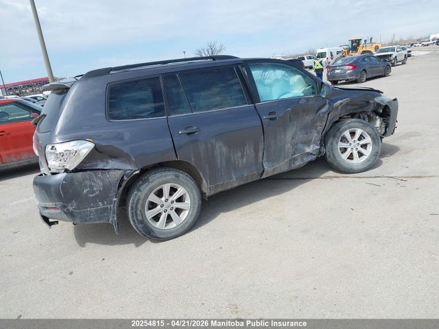 2013 Toyota Highlander V6 მანქანა იყიდება აუქციონზე, vin: 5TDBK3EH7DS177831, აუქციონის ნომერი: 20254815