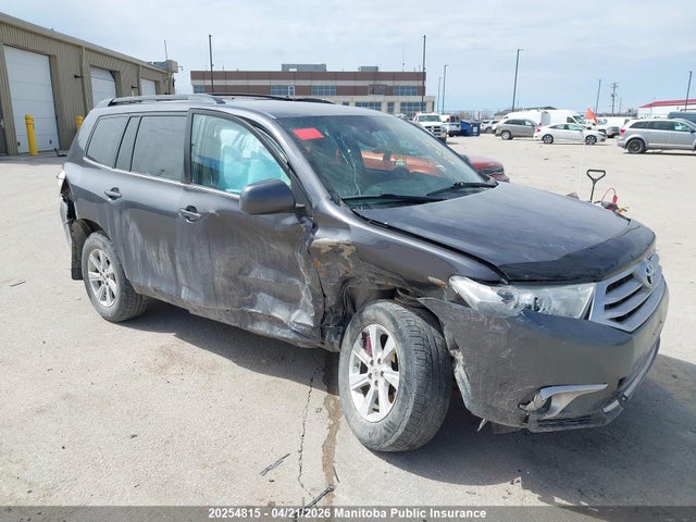 2013 Toyota Highlander V6 მანქანა იყიდება აუქციონზე, vin: 5TDBK3EH7DS177831, აუქციონის ნომერი: 20254815