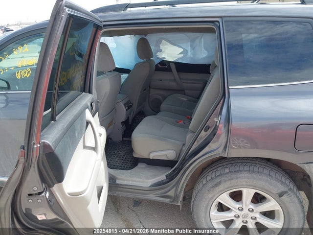 2013 Toyota Highlander V6 მანქანა იყიდება აუქციონზე, vin: 5TDBK3EH7DS177831, აუქციონის ნომერი: 20254815