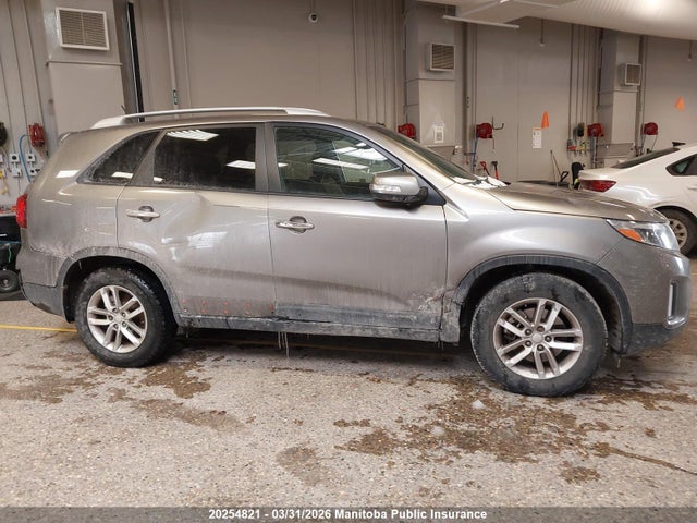 5XYKTCA61EG537370 KIA SORENTO LX