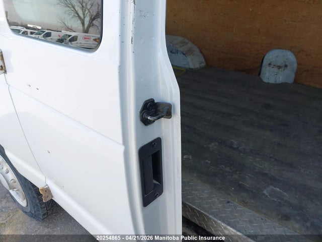 2013 Ford E150 Econoline Cargo Van მანქანა იყიდება აუქციონზე, vin: 1FTNE1EW7DDB29202, აუქციონის ნომერი: 20254865