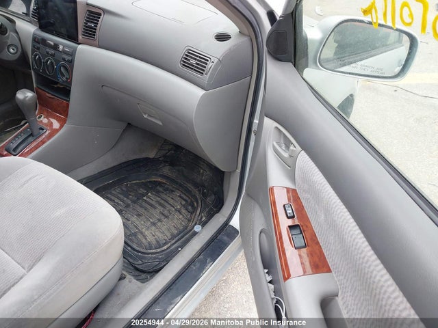 20254944 :رقم المزاد ، 2T1BR32E15C888859 vin ، 2005 Toyota Corolla Le مزاد بيع