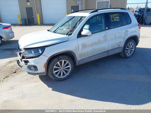 WVGNV7AX7HK034167 Volkswagen Tiguan 2.0 Tsi
