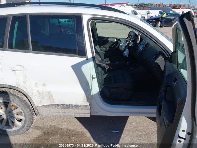 WVGNV7AX7HK034167 Volkswagen Tiguan 2.0 Tsi