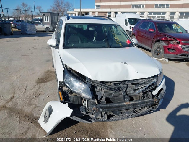 WVGNV7AX7HK034167 Volkswagen Tiguan 2.0 Tsi