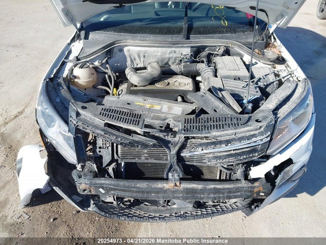 WVGNV7AX7HK034167 Volkswagen Tiguan 2.0 Tsi