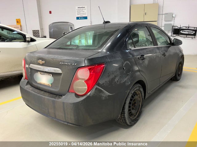 1G1JC5SH0F4194454 Chevrolet SONIC LT