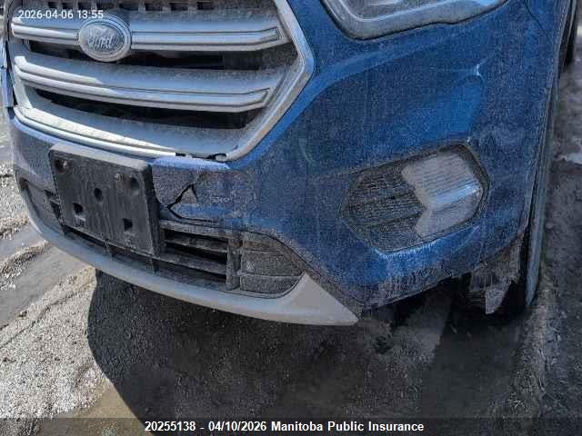 1FMCU9J95HUA86215 Ford Escape Titanium
