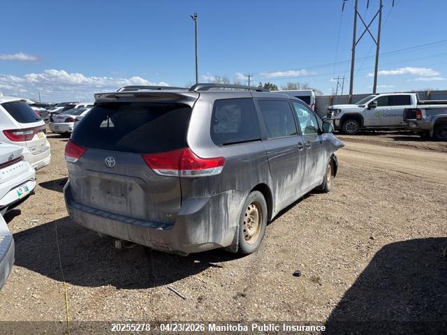 2011 Toyota Sienna Le V6 Le V6 მანქანა იყიდება აუქციონზე, vin: 5TDKK3DC0BS074706, აუქციონის ნომერი: 20255278