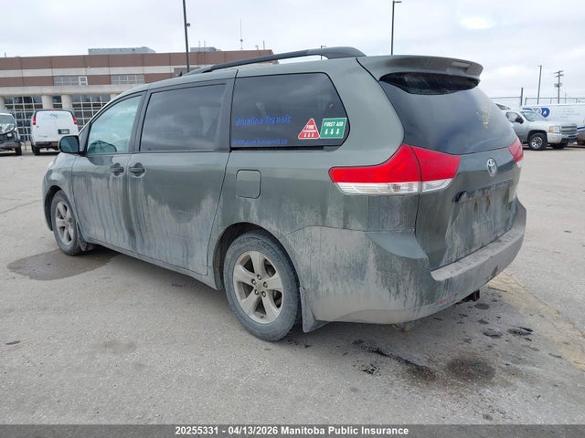 2013 Toyota Sienna Ce V6 მანქანა იყიდება აუქციონზე, vin: 5TDZK3DCXDS320999, აუქციონის ნომერი: 20255331