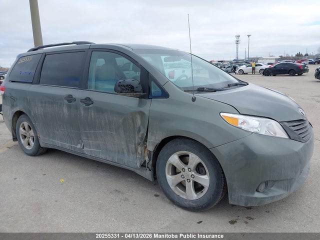 2013 Toyota Sienna Ce V6 მანქანა იყიდება აუქციონზე, vin: 5TDZK3DCXDS320999, აუქციონის ნომერი: 20255331