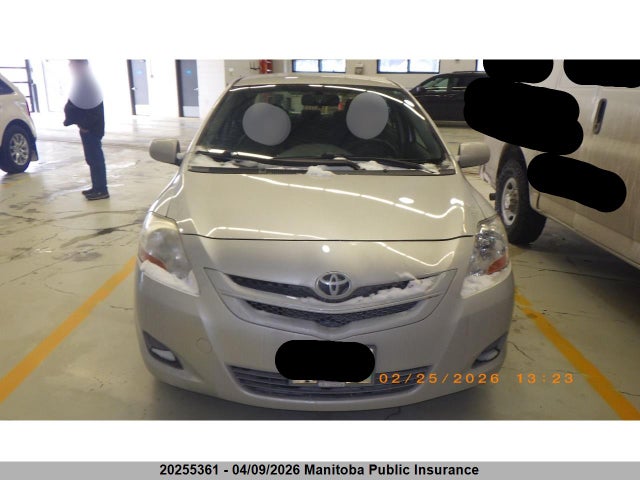 20255361 :رقم المزاد ، JTDBT923671080372 vin ، 2007 Toyota Yaris مزاد بيع