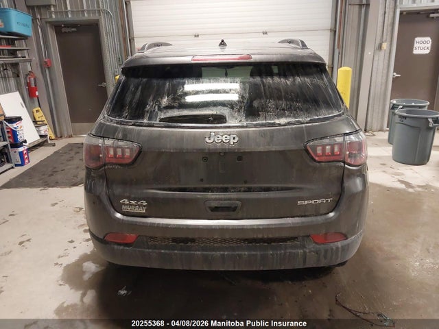 3C4NJDAB1JT177851 Jeep Compass Sport