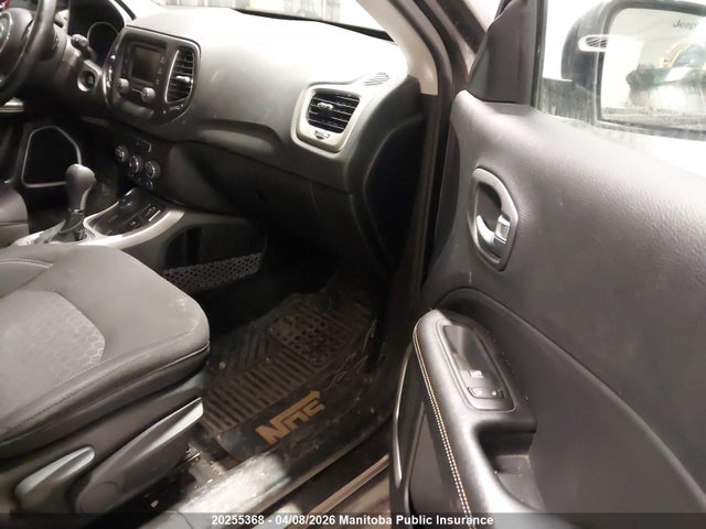 3C4NJDAB1JT177851 Jeep Compass Sport
