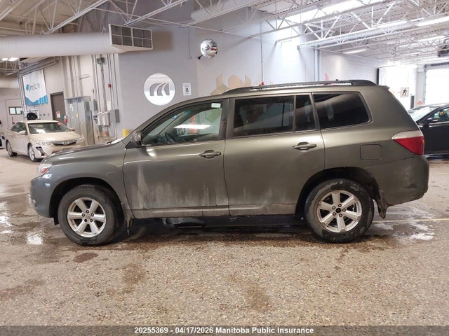 2010 Toyota Highlander V6 მანქანა იყიდება აუქციონზე, vin: 5TDJK3EH1AS012929, აუქციონის ნომერი: 20255369