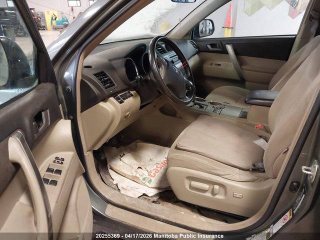 2010 Toyota Highlander V6 მანქანა იყიდება აუქციონზე, vin: 5TDJK3EH1AS012929, აუქციონის ნომერი: 20255369