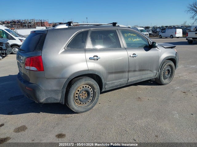 2013 Kia Sorento Ex V6 მანქანა იყიდება აუქციონზე, vin: 5XYKUDA21DG398825, აუქციონის ნომერი: 20255372