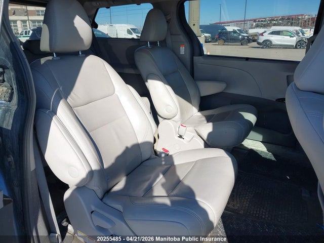 20255485 :رقم المزاد ، 5TDDZ3DC9HS156298 vin ، 2017 Toyota Sienna Xle V6 مزاد بيع