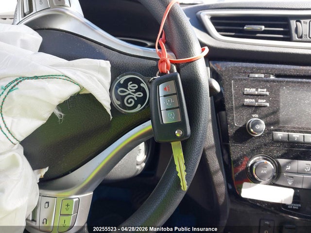 2015 Nissan Rogue S მანქანა იყიდება აუქციონზე, vin: 5N1AT2MV9FC877523, აუქციონის ნომერი: 20255523