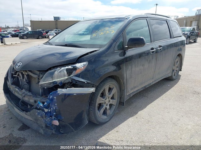 5TDXK3DC2GS766334 Toyota Sienna Se V6