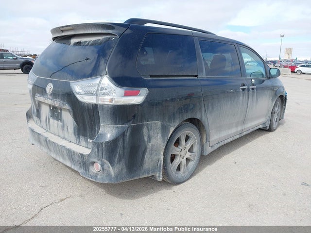 5TDXK3DC2GS766334 Toyota Sienna Se V6