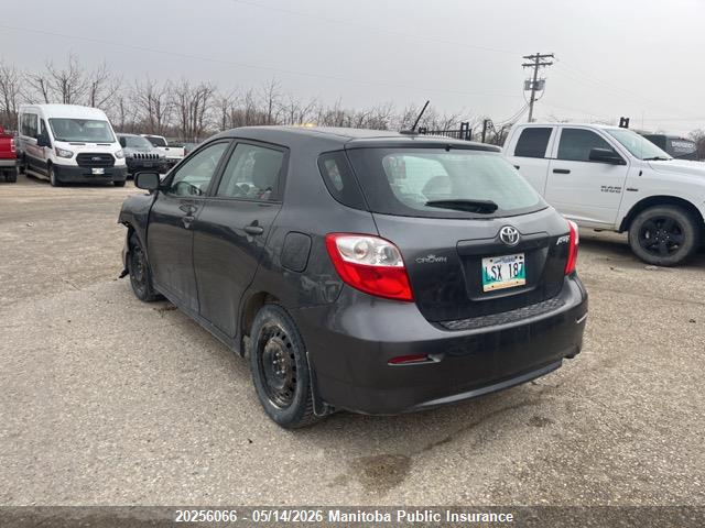 20256066 :رقم المزاد ، 2T1KU4EE9BC687402 vin ، 2011 Toyota Matrix مزاد بيع