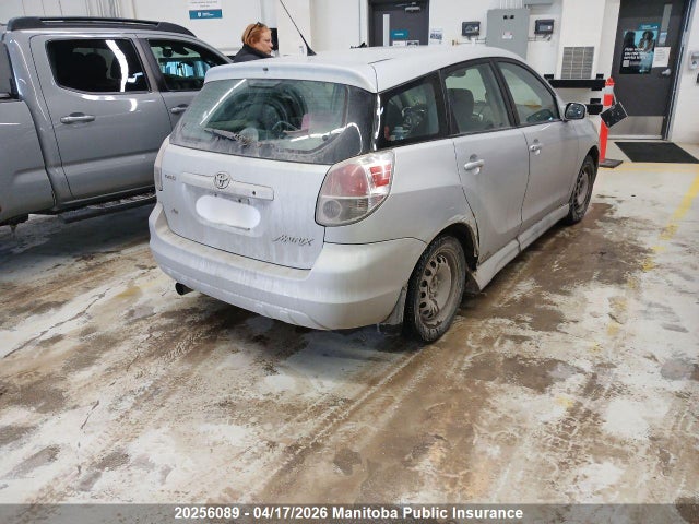 2005 Toyota Matrix Xr მანქანა იყიდება აუქციონზე, vin: 2T1KR32E35C909985, აუქციონის ნომერი: 20256089