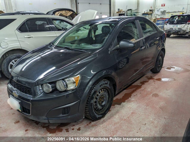 1G1JC5EHXE4185383 Chevrolet SONIC LT