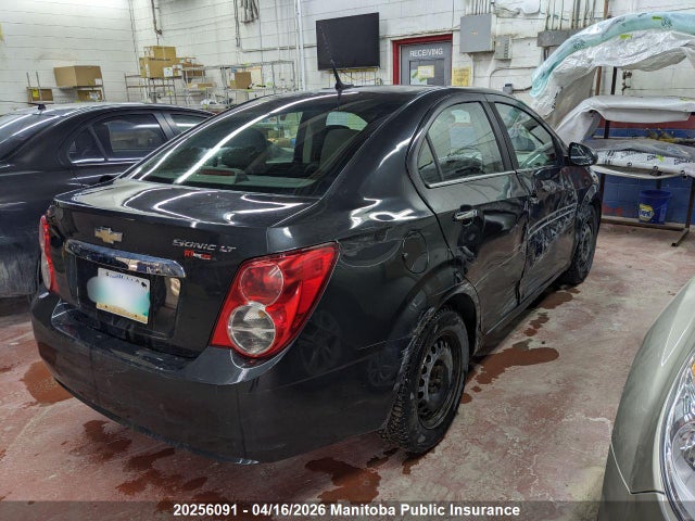1G1JC5EHXE4185383 Chevrolet SONIC LT