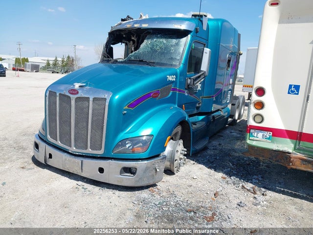 1XPBDP9X4GD323913 Peterbilt 579